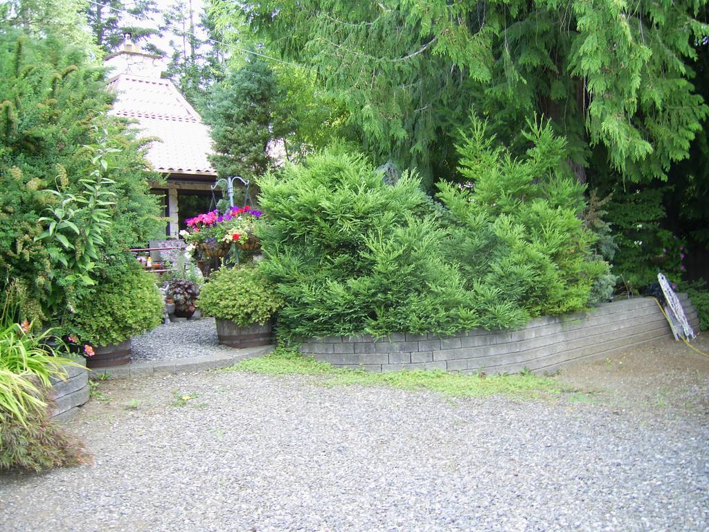 Guest house Garden House *